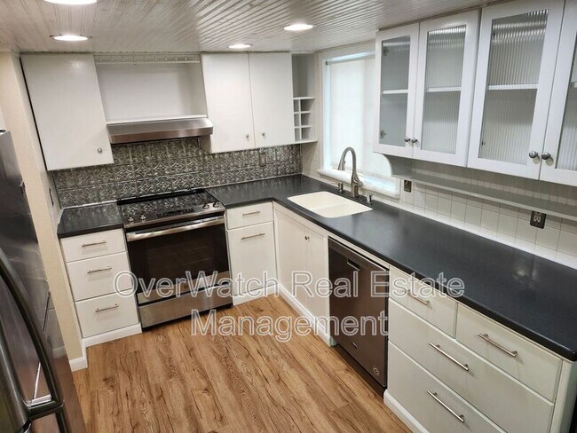 Foto del edificio - 2000 Colony Loop