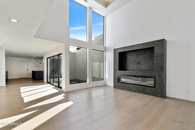 Foto del edificio - 4825 N 72nd Way