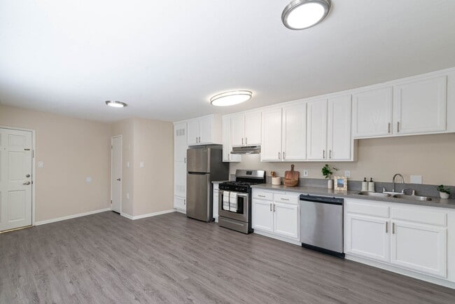 Interior Photo - Highland Parc South