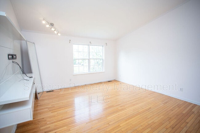 Foto del edificio - 712 Sage Hill Dr