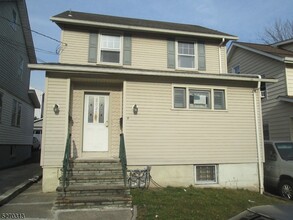 Building Photo - 2025 Ostwood Terrace