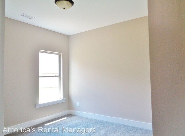 Building Photo - 4 br, 2 bath House - 11648 Andrew Way