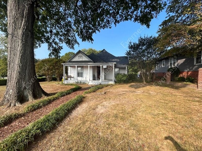Building Photo - 411 Cove Rd