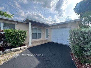 Building Photo - 11360 NW 37th Pl