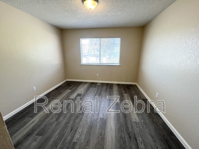 Building Photo - 1203 Kelso St
