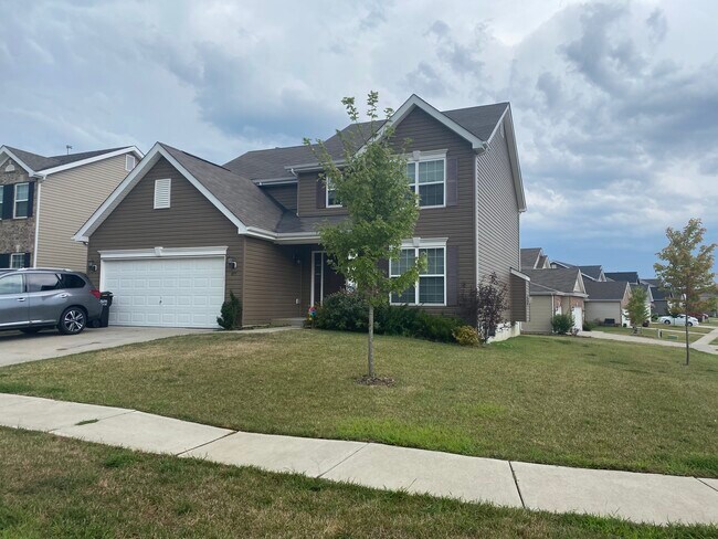 Large corner lot - 475 Pleasant Breeze Dr