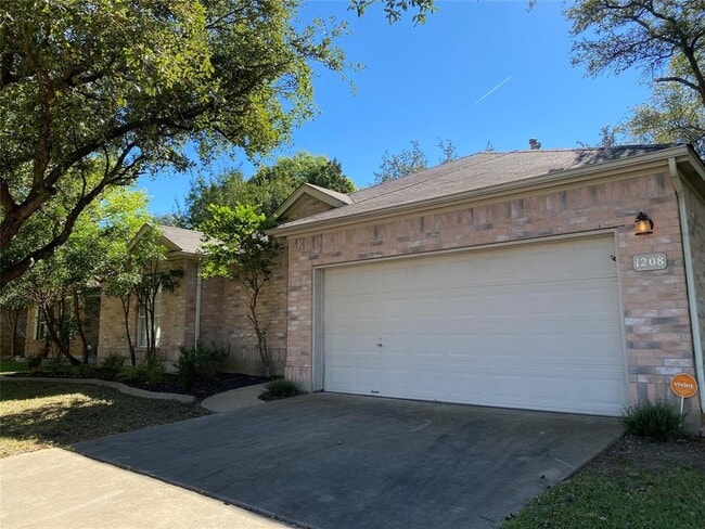 Building Photo - 1208 Tremont Dr