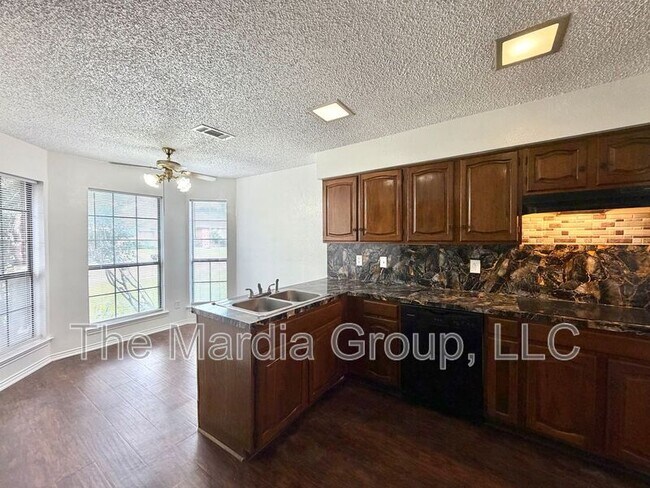 Foto del edificio - 13339 Fall Manor Dr