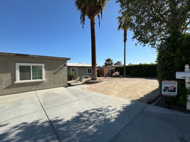 Building Photo - AVAILABLE NOW!! Charming 1 Bed/ 1 Bath Apa...