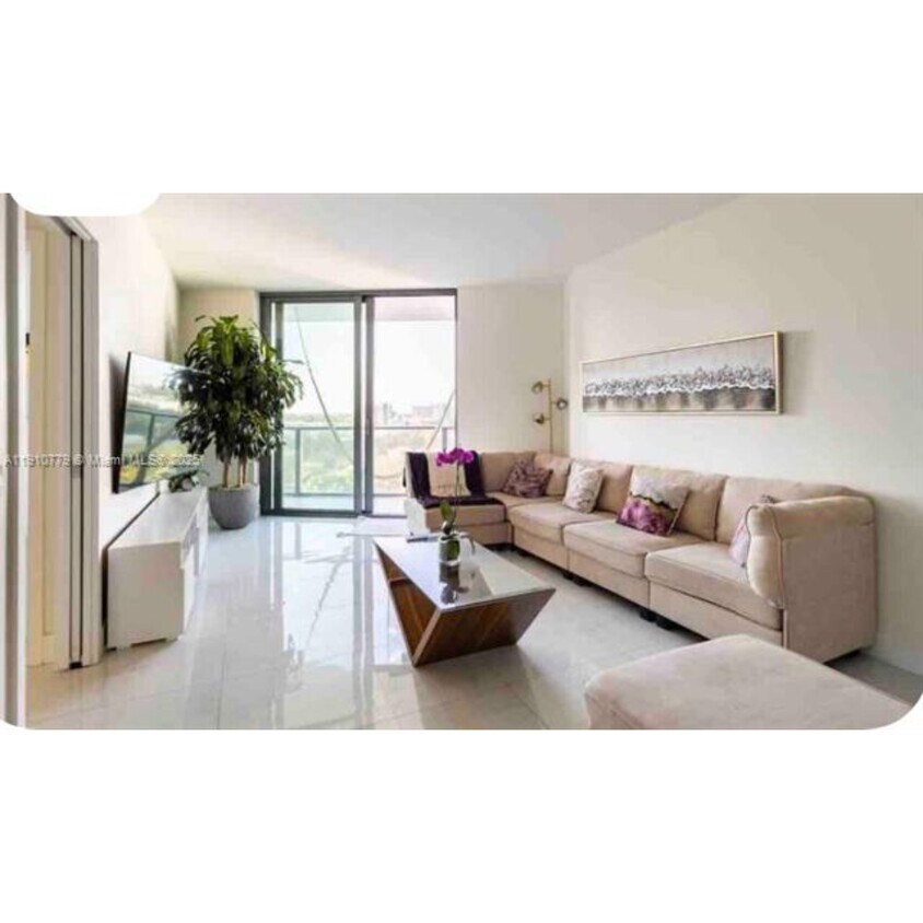 Foto principal - 501 NE 31st St