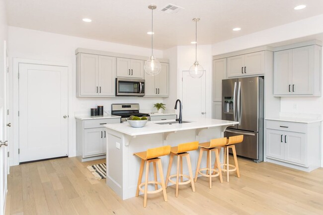 Foto del edificio - End Unit Townhome in Woodland Estates