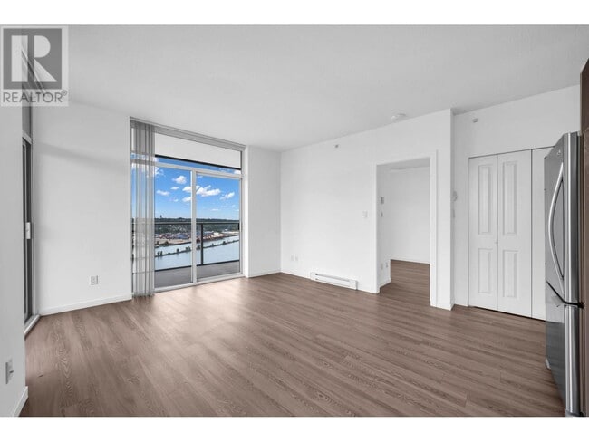 Building Photo - 900-3900 Carnarvon St