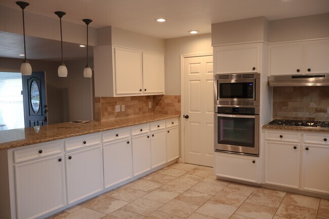 Foto del edificio - 9613 Westview Dr