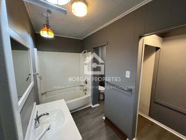 Foto del edificio - 136 W 16th St