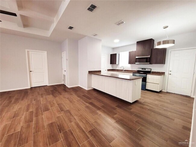 Building Photo - 3409 Fuerte Ave