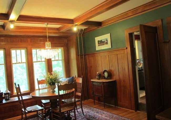 Building Photo - 4401 East Ave