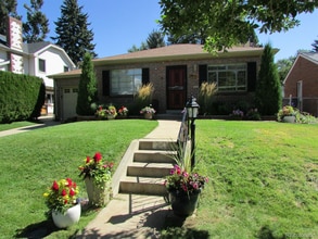 Building Photo - 1040 Newport St