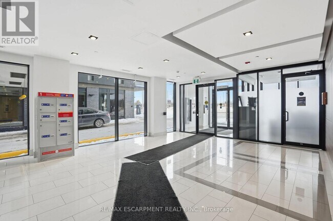 Photo du bâtiment - 5240 Dundas St