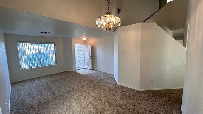 Foto del edificio - 13152 W Fairmont Ave