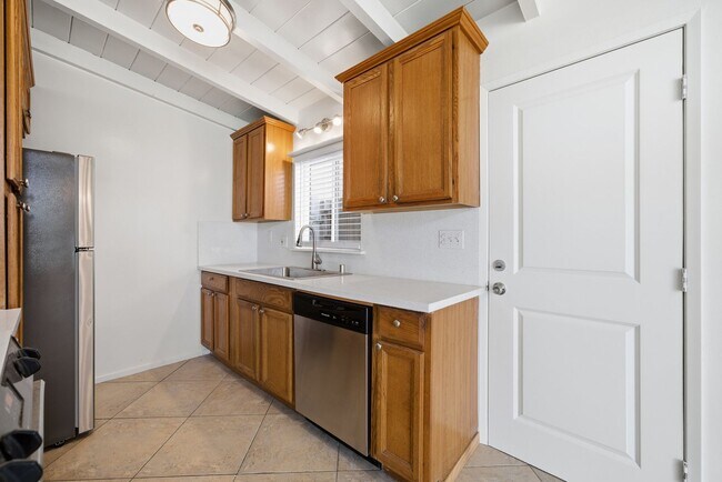 Foto del edificio - 4911-4911 River Ave