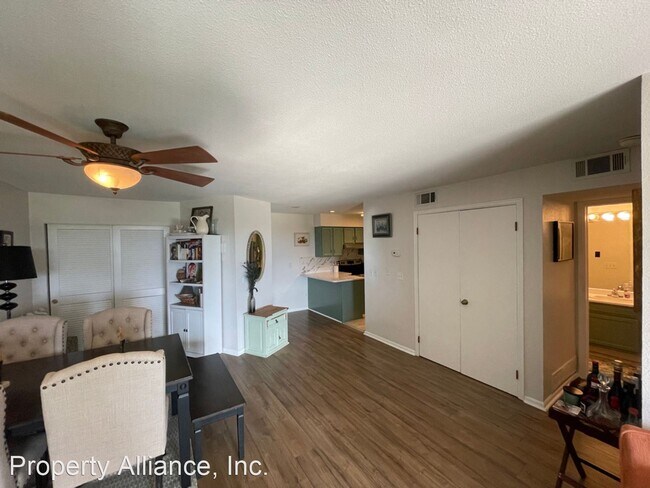 Building Photo - 1 br, 1 bath House - 13950 E. Oxford Place...