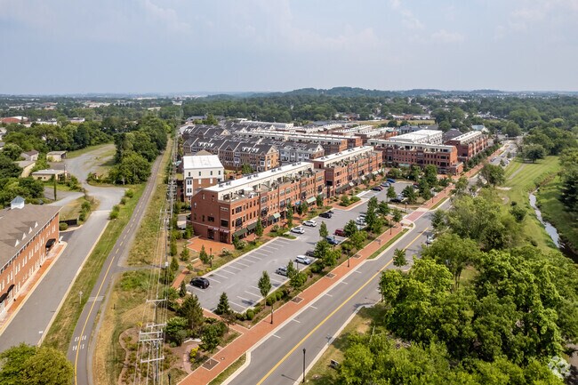 400-450 SE Harrison St - Crescent Place