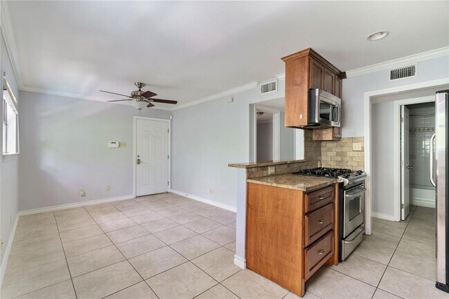 Foto del edificio - 407 E 45th St