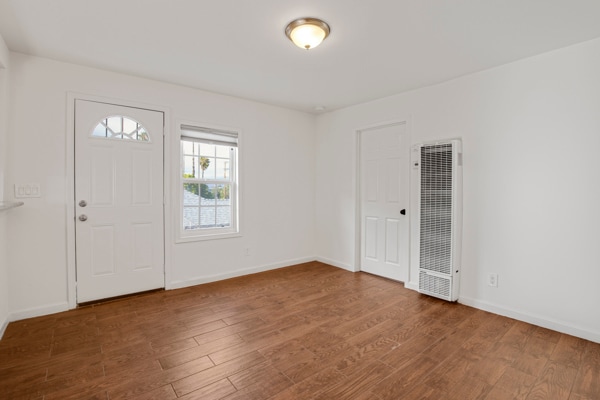 Building Photo - 6141 Marbrisa Ave