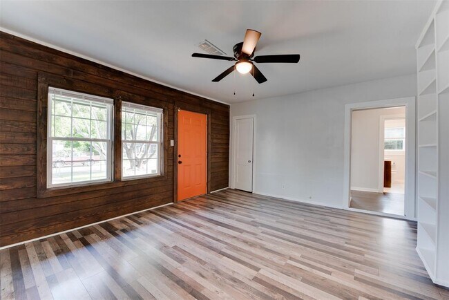 Building Photo - 5043 Arvilla Ln