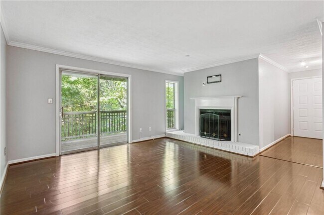 Building Photo - 2901 Lenox Way NE