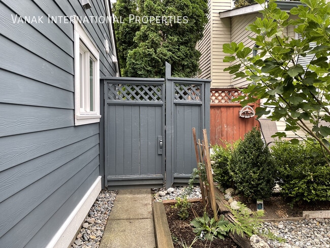 Building Photo - Private Bachelor Suite in Quiet Neighborhood