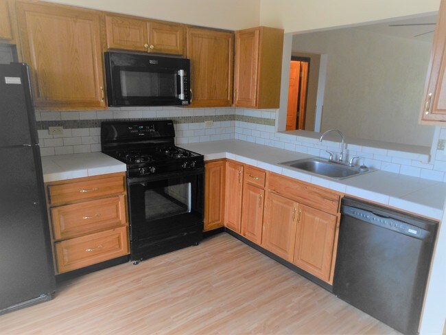Building Photo - 451 S Belmont Ave