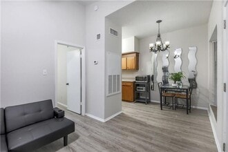 Building Photo - 3316 Guadalupe