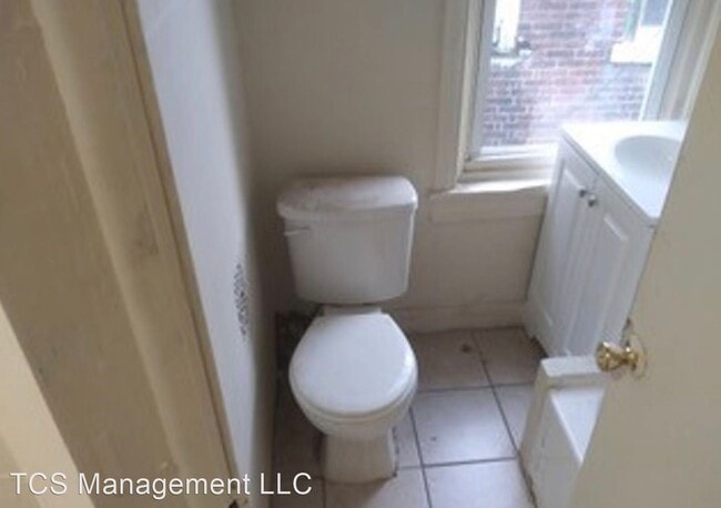 Building Photo - 3 br, 1 bath House - 1835 East Clementine ...