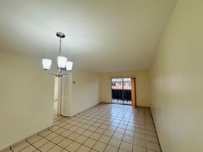Foto del edificio - 677 SW 9th Ave