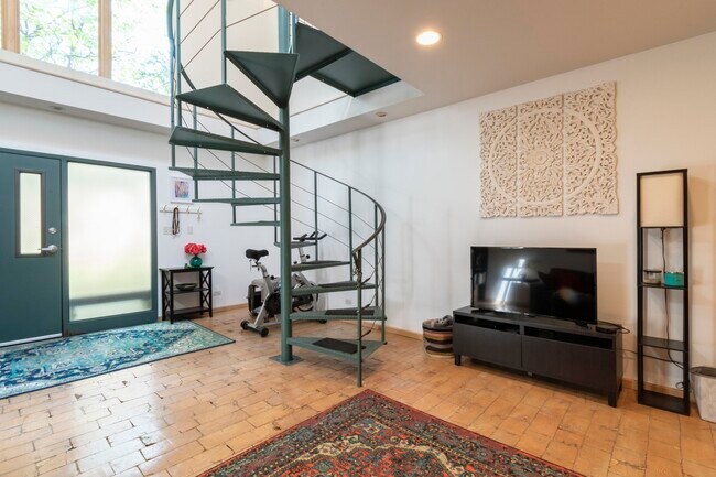 Foto del edificio - 2144 Ashland Ave