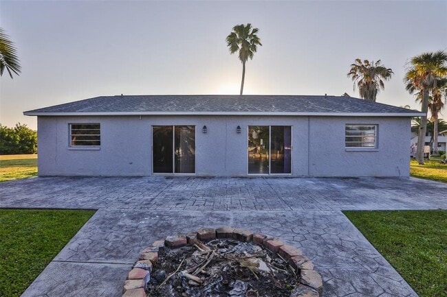 Building Photo - 9925 Grace Dr