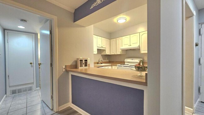 Building Photo - 8502 Barrington Ct