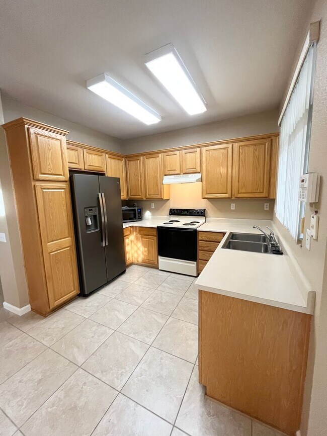 Foto del edificio - Clean, Cute & Convenient Sun City Roseville Active Adult 55+