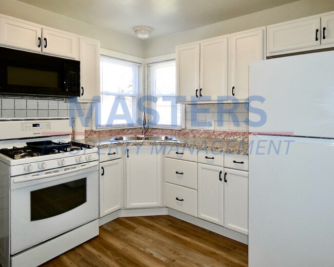 Foto del edificio - Three Bedroom House