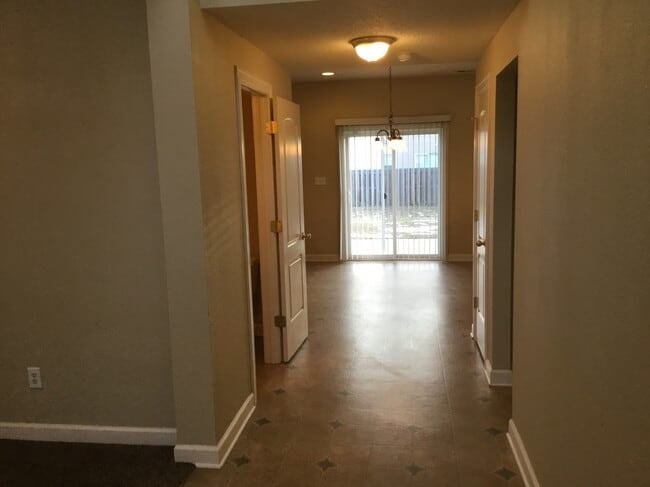 Building Photo - 5647 James Blair Dr