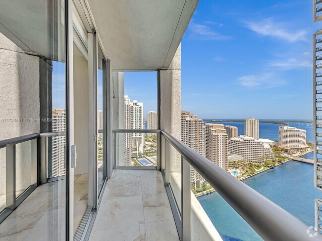 Building Photo - 475 Brickell Ave