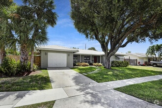 Building Photo - 800 SW 12th Ave