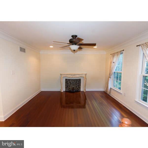 Foto del edificio - 114 Riverview Ave