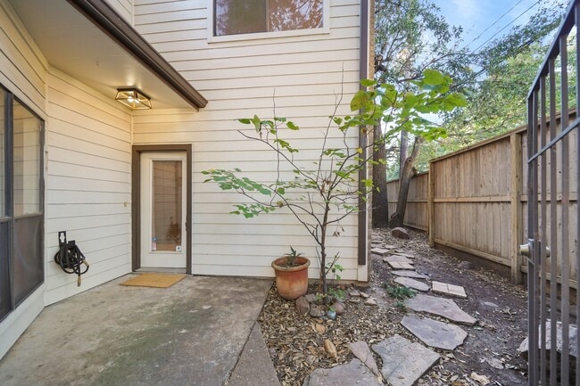 Building Photo - 2555 Bering Dr
