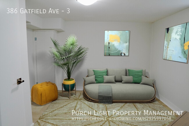 Building Photo - 1 Bedroom Private Unit with Laundry and Pa...