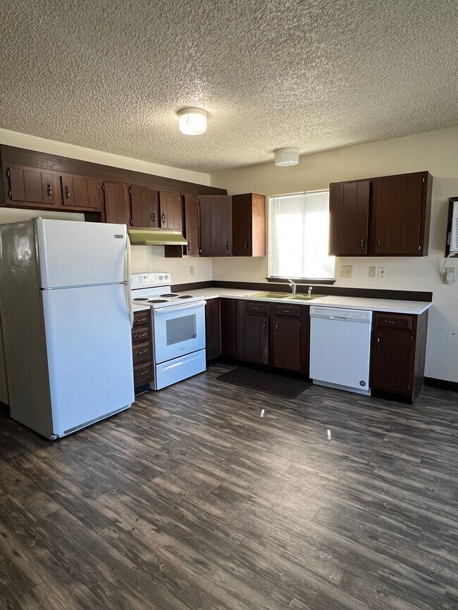 Foto del edificio - Pet-friendly 2 bedroom apartment with a/c,...