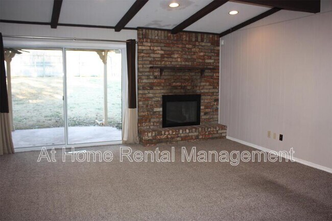 Foto del edificio - 7811 South College Ave E