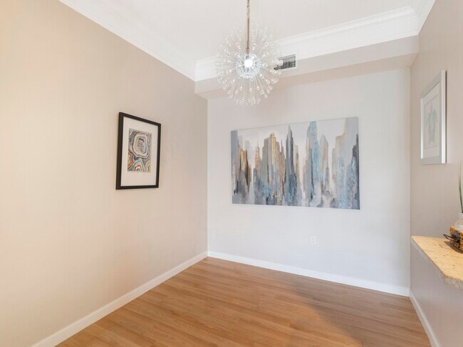Foto del edificio - 9309 Myrtlewood Cir W