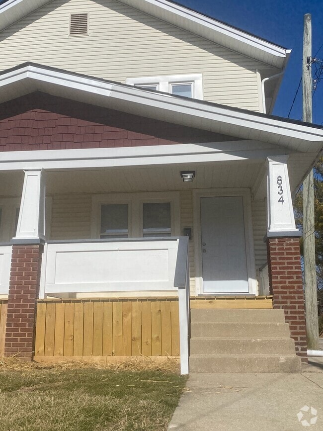 Building Photo - 834 Siebert St